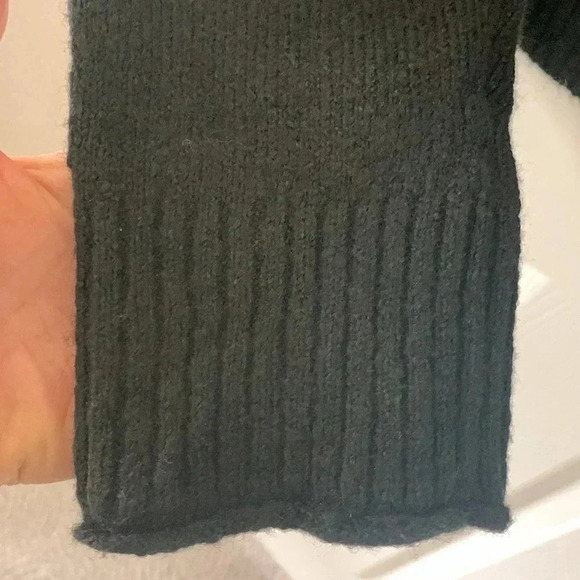 American Eagle oversized black sweater size extra small - Picture 5 of 9